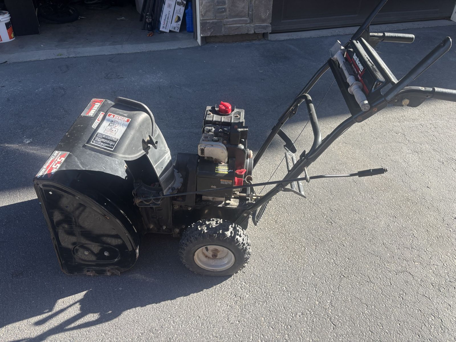 Yard Machines Tecumseh 5.5 HP 24" Clearing Width Snow King Snow Blower