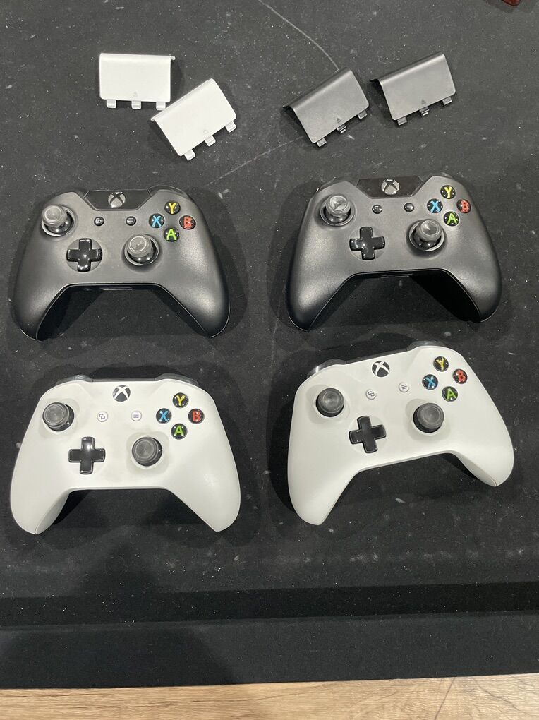 Used Xbox One Controllers