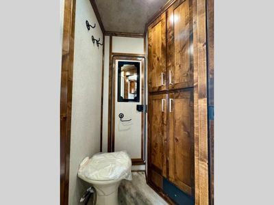 New 2026 Trails West Classic 3 Horse 7x7 Weekender