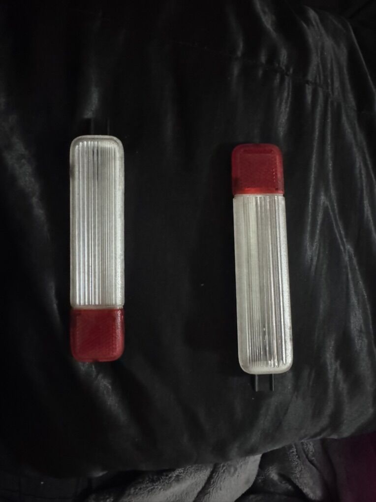 99-06 Oem Stock Door Lights With Led Bulb