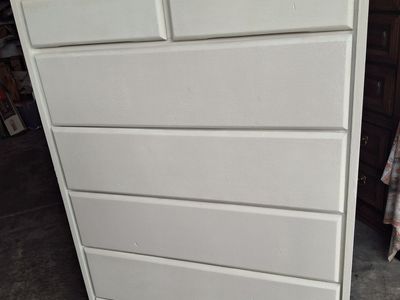 all wood 7 drawers dresser/antique white