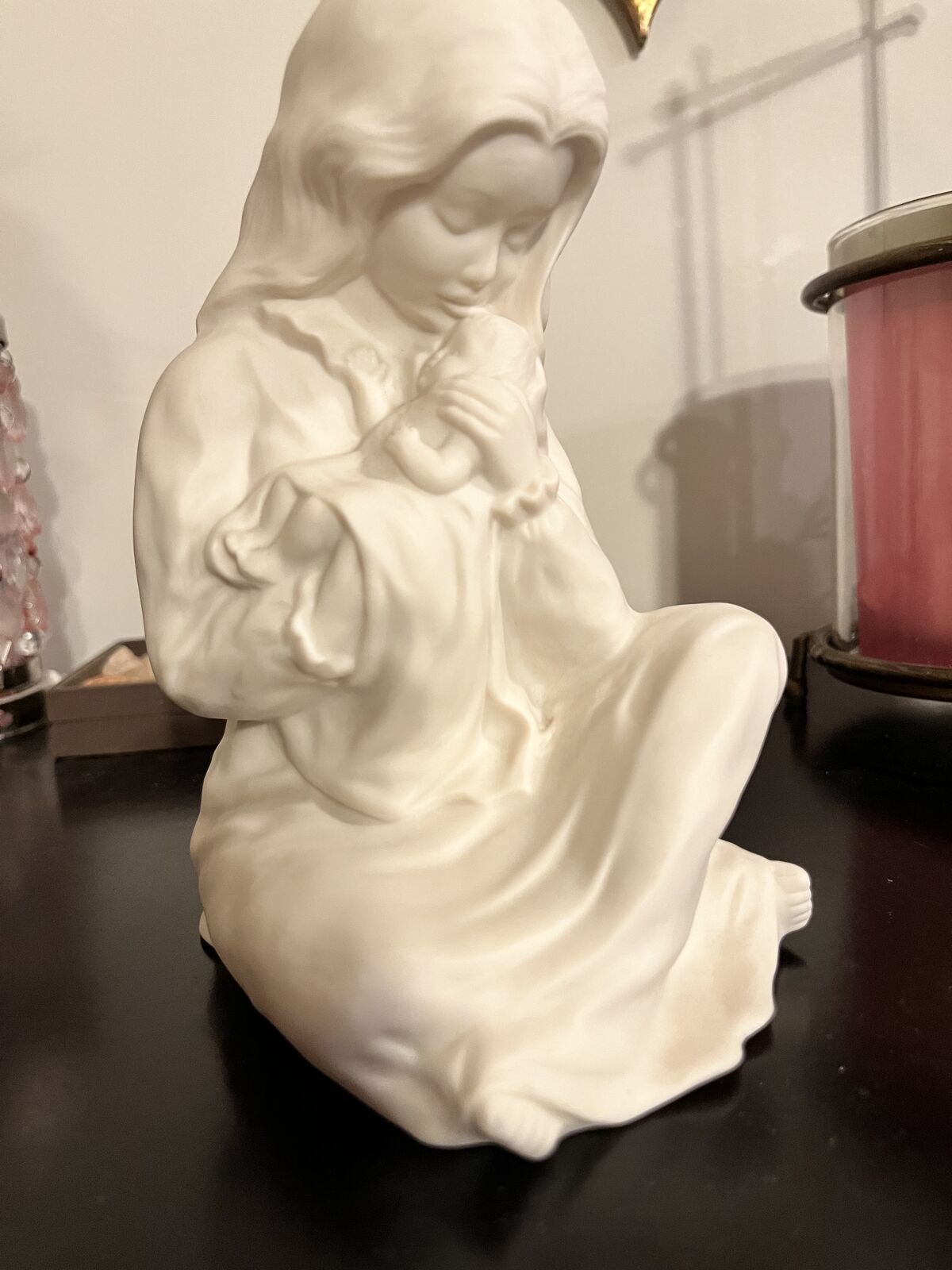 Porcelain Mother & Child Figurine – Sentimental Home Decor