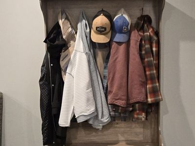 coat rack/shoe storage
