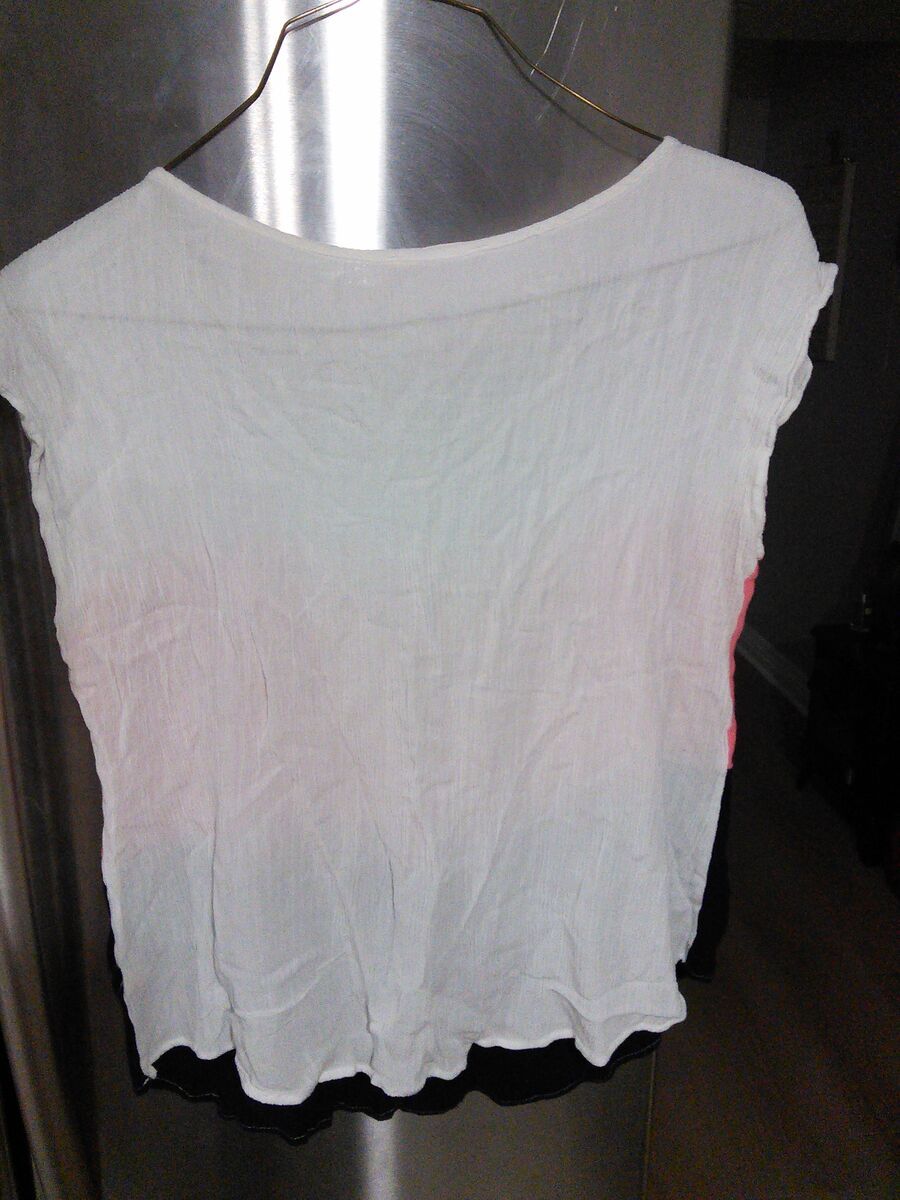 Easel brand. Women's medium top
