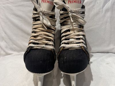 Bauer premier youth size 4, black hockey skates