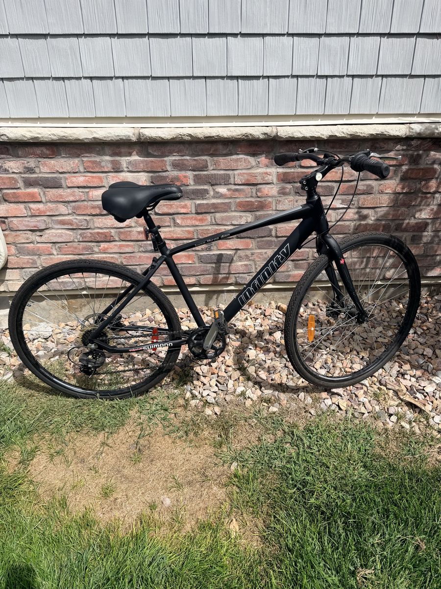 Infinity Boss Three Disc Hybrid Bicycle Black