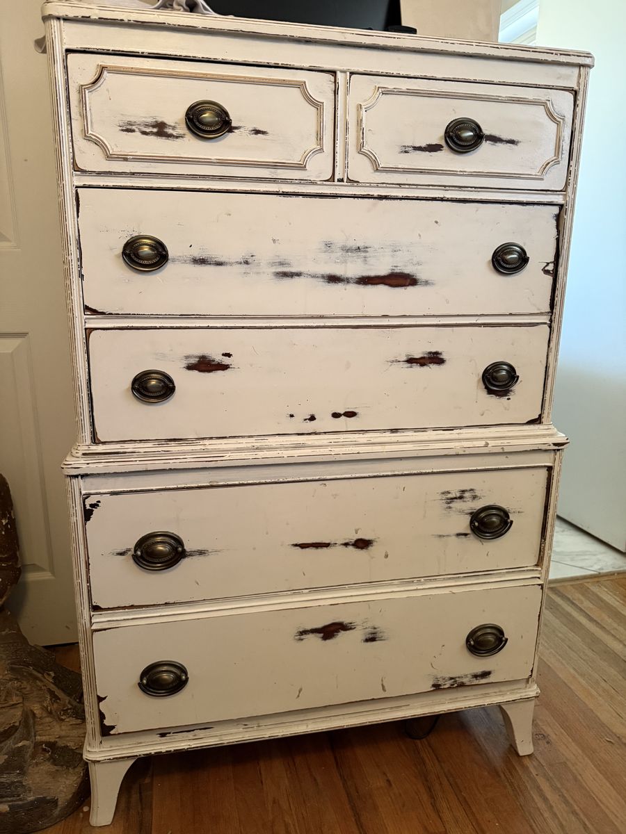 Distressesd white 6-drawer dresser