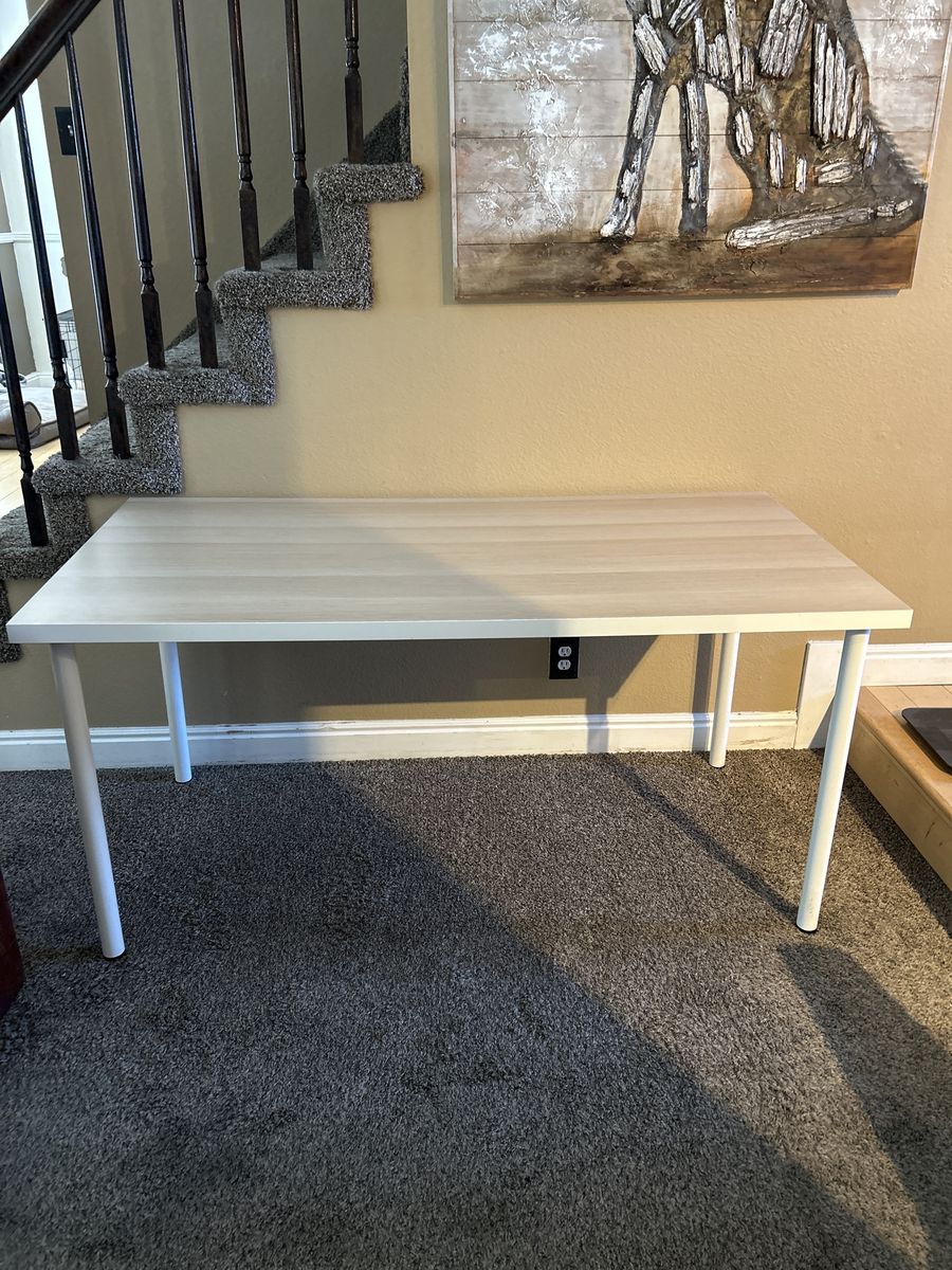 Modern Light Wood Top Desk with White Tubular Metal Legs