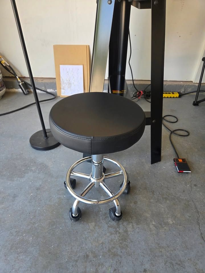 Main image 6