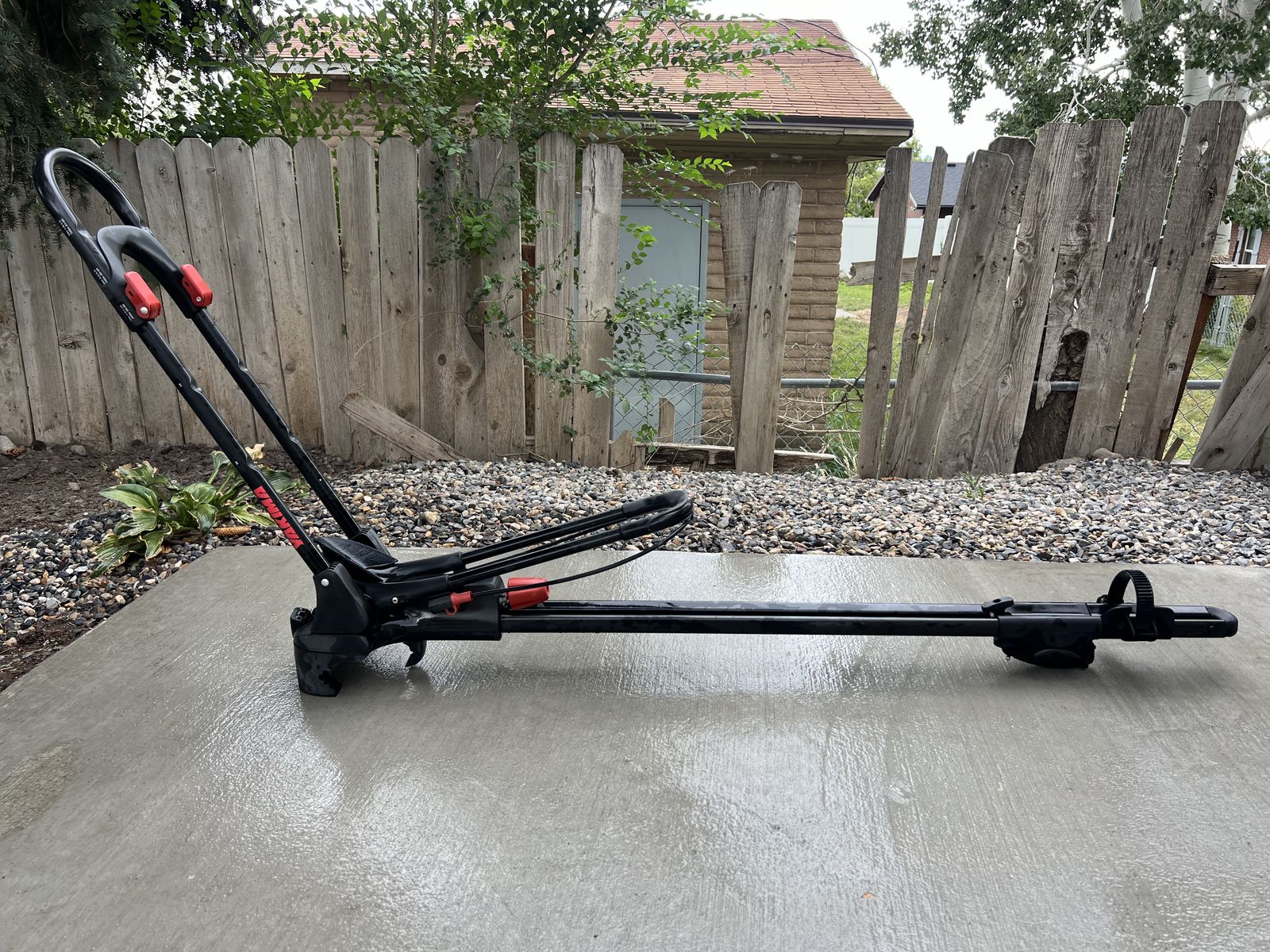 Yakima Universal Bike Roof Rack 