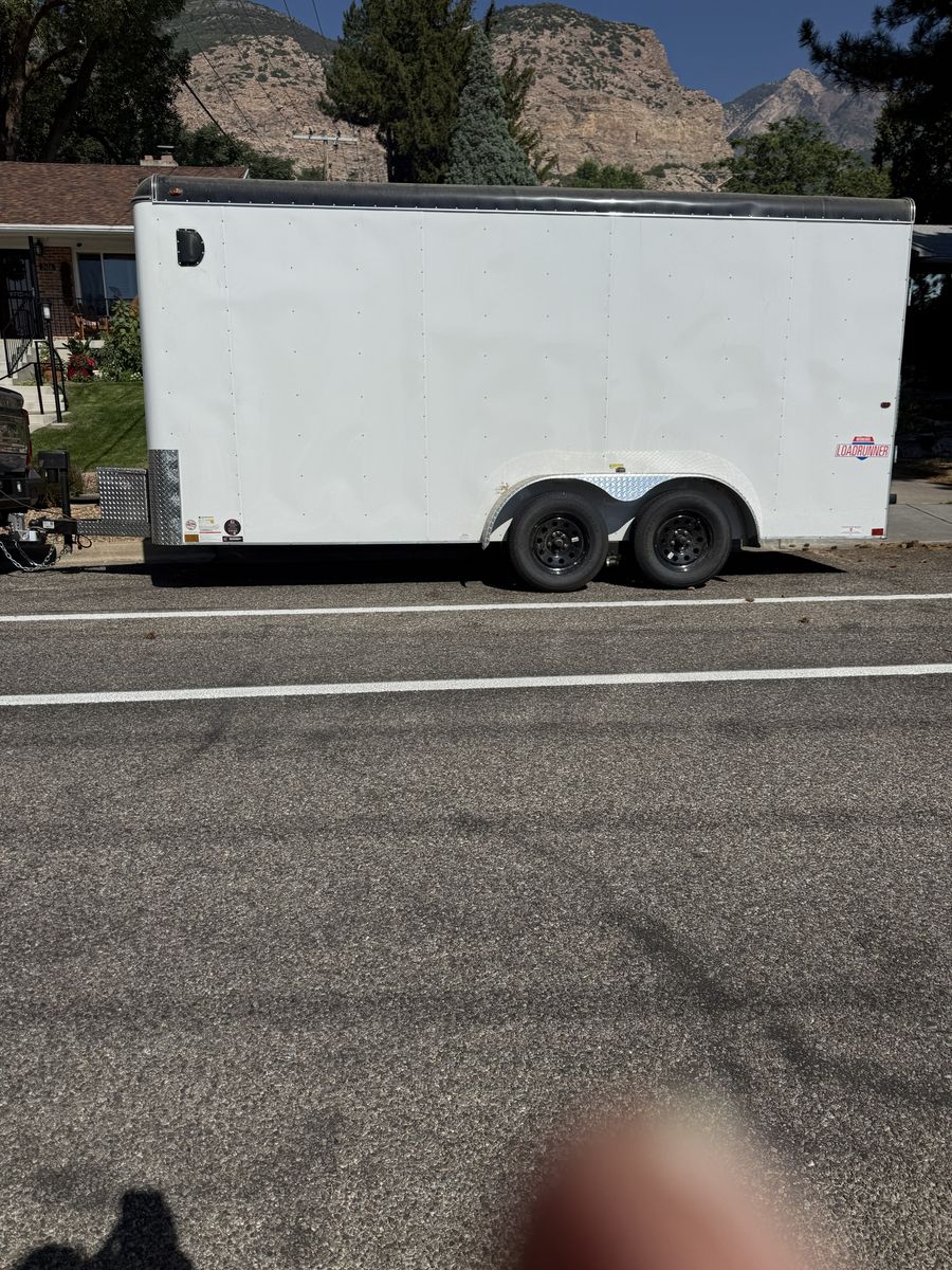 Loadrunner Interstate Tandem Axle Enclosed Cargo Trailer - White