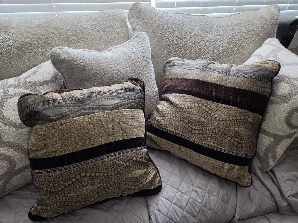 Throw Pillows