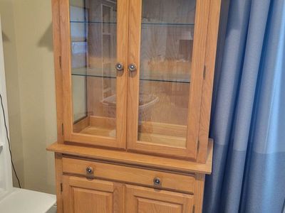 Solid Oak Wooden Hutch China Cabinet with Glass Display Shelves and Lower Storage