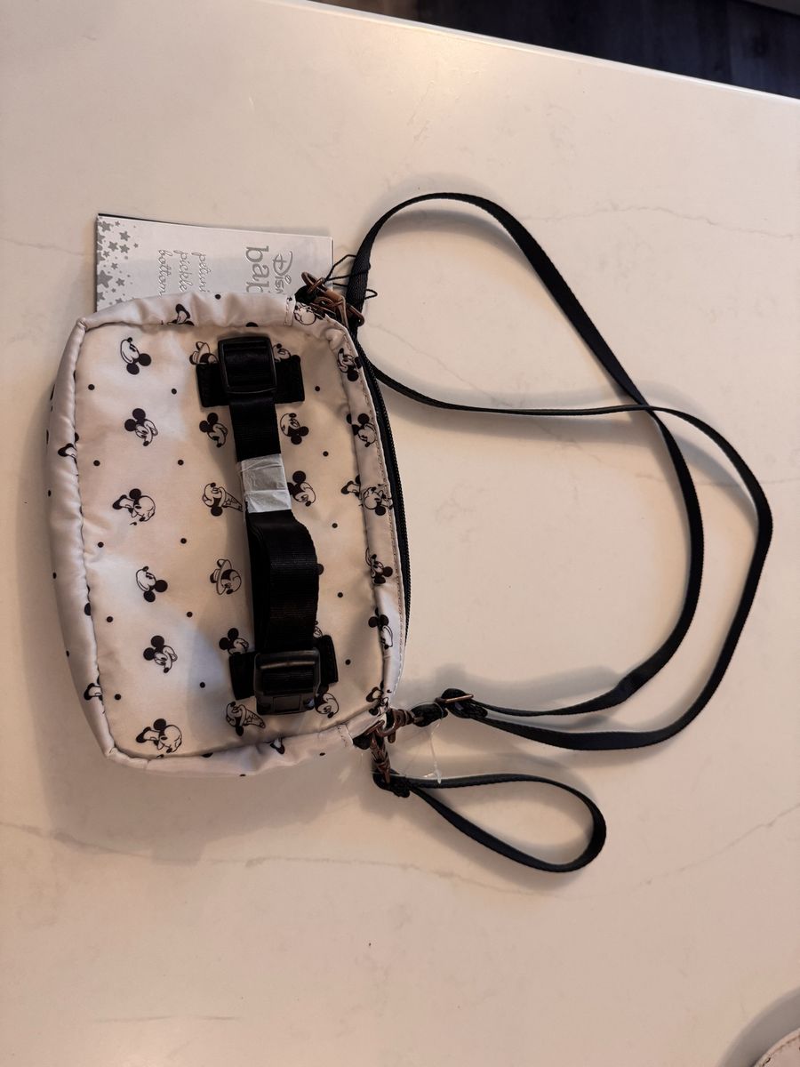 Main image 6