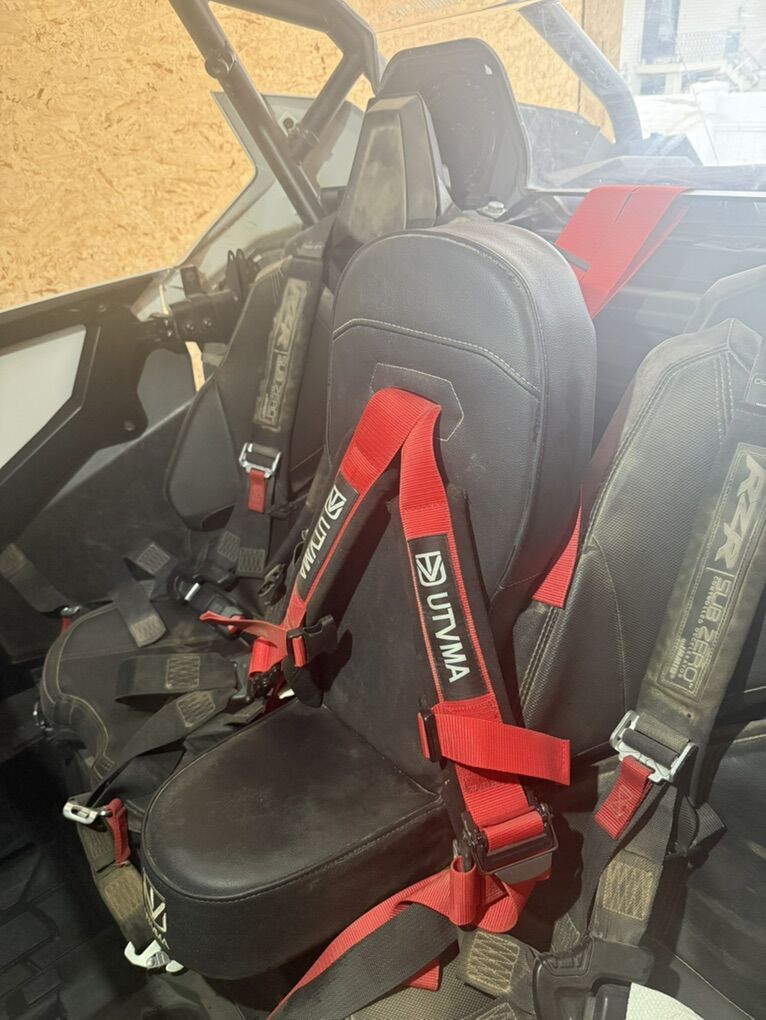 Bump seat for RZR Pro XP4 with harness