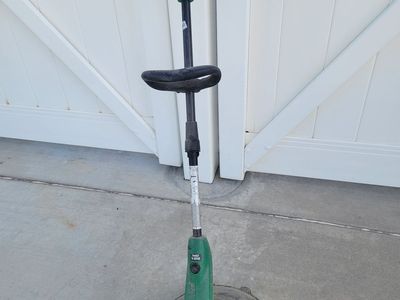 Weed Eater Twist 'N Edge string trimmer, RTE115C