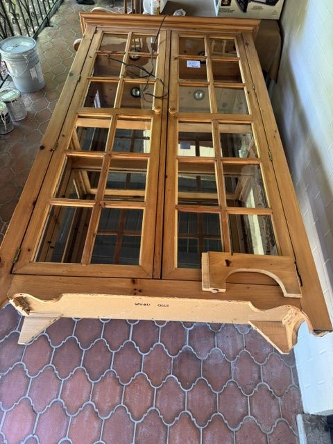 lighted display cabinet