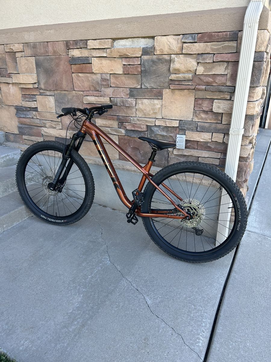 2025 Trek Roscoe 7 Hardtail
