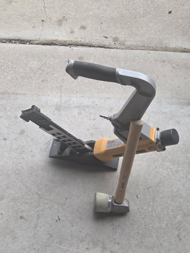 Bostitch BTF83PT Pneumatic Flooring Stapler/Nailer Tool - Good Condition