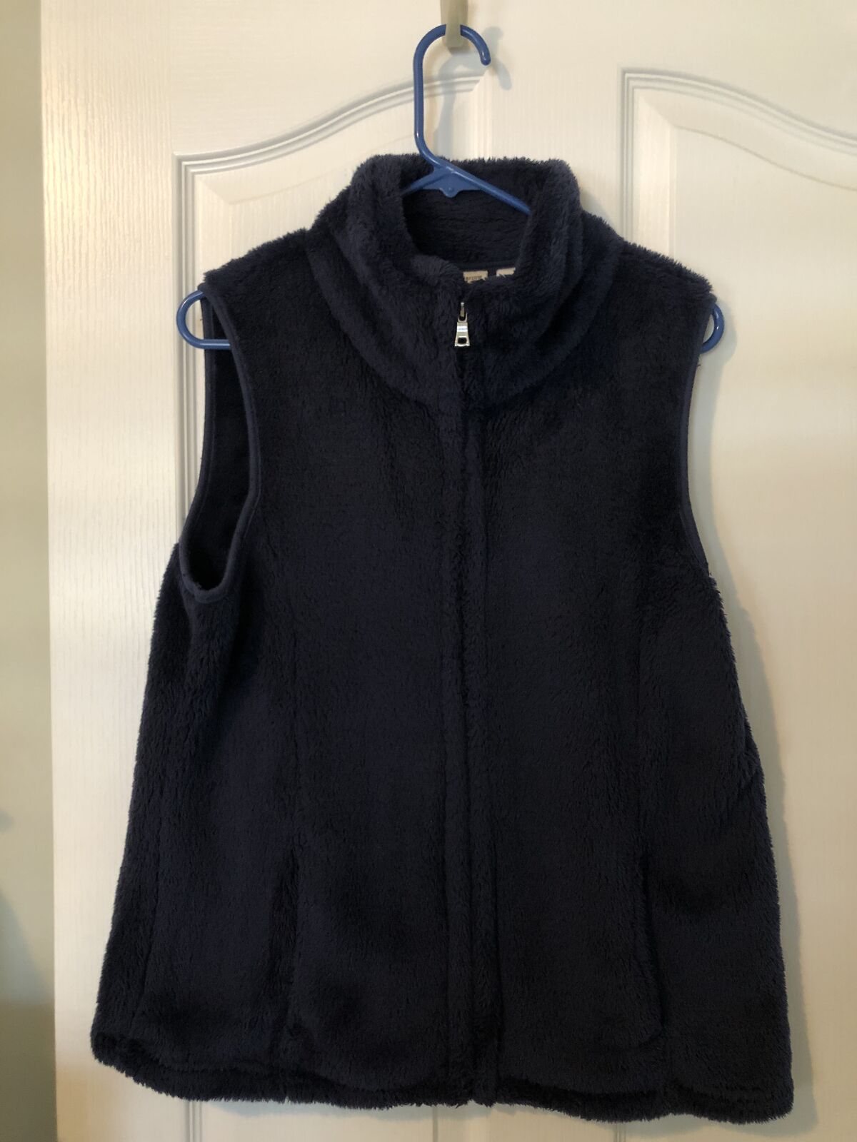 Croft & Barrow Navy Blue Furry Vest – Women’s Size Large