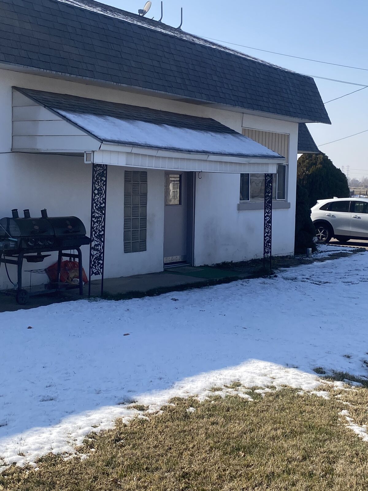 2 bed, 1 bath apartment in West Haven