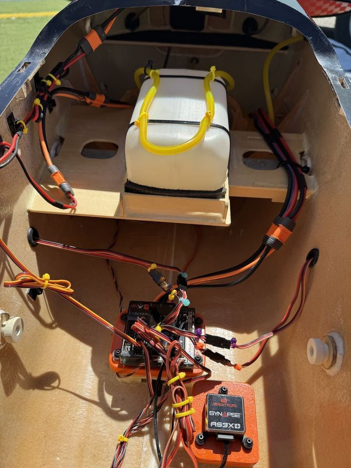 Main image 6