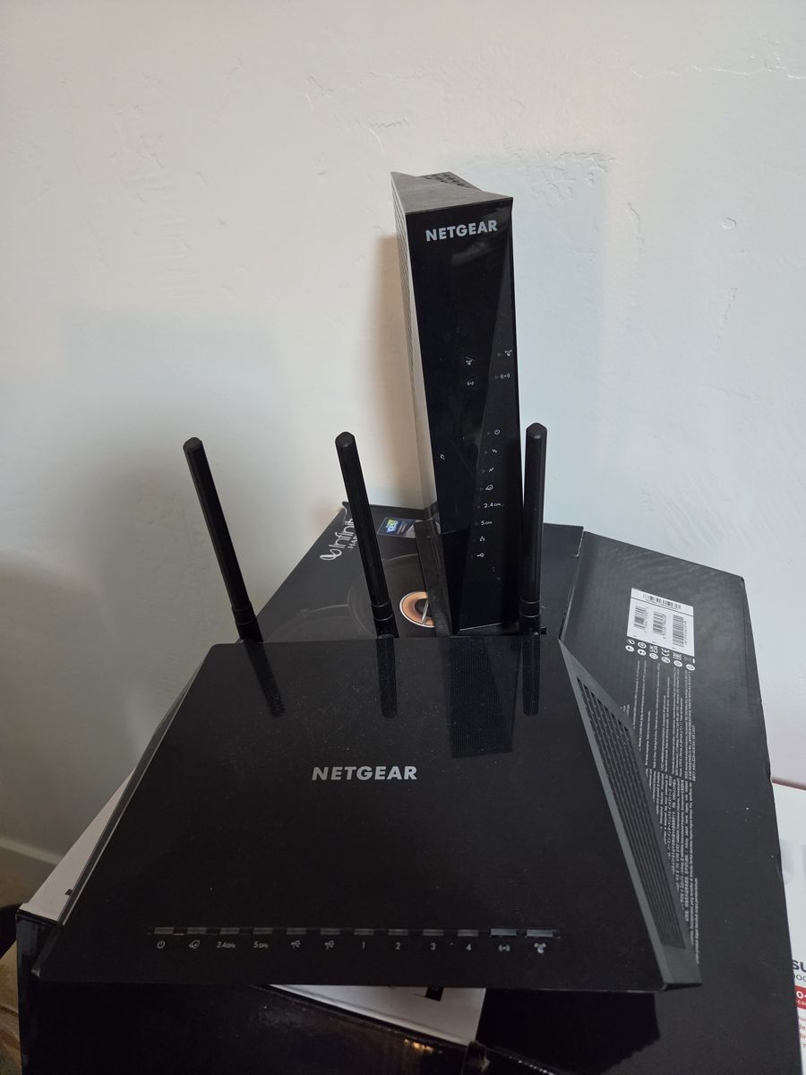 Netgear AC1750 Smart WiFi Router R6400v2 with Power Adapter