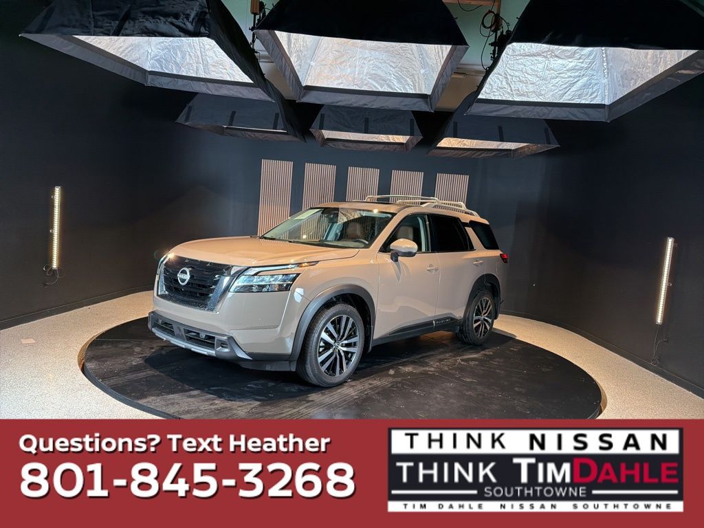 2024 Nissan Pathfinder Platinum