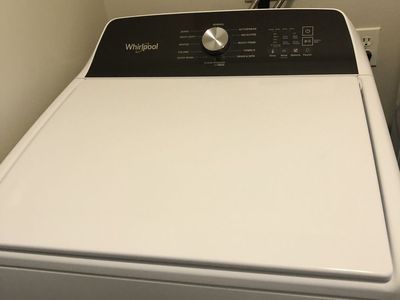 Whirlpool Top Load Clothes Washer Modern Impeller Design (No Agitator) Excellent Condition