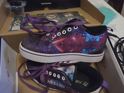 Girls Heely's Size 2