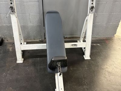Incline bench press HOIST