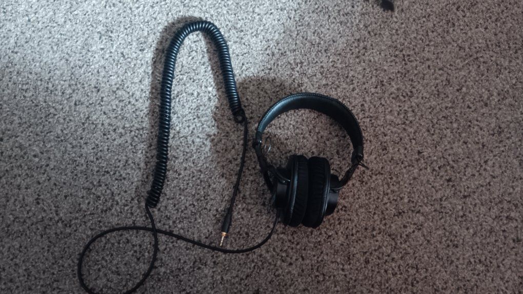 Sony mdr 7506 headphones, used