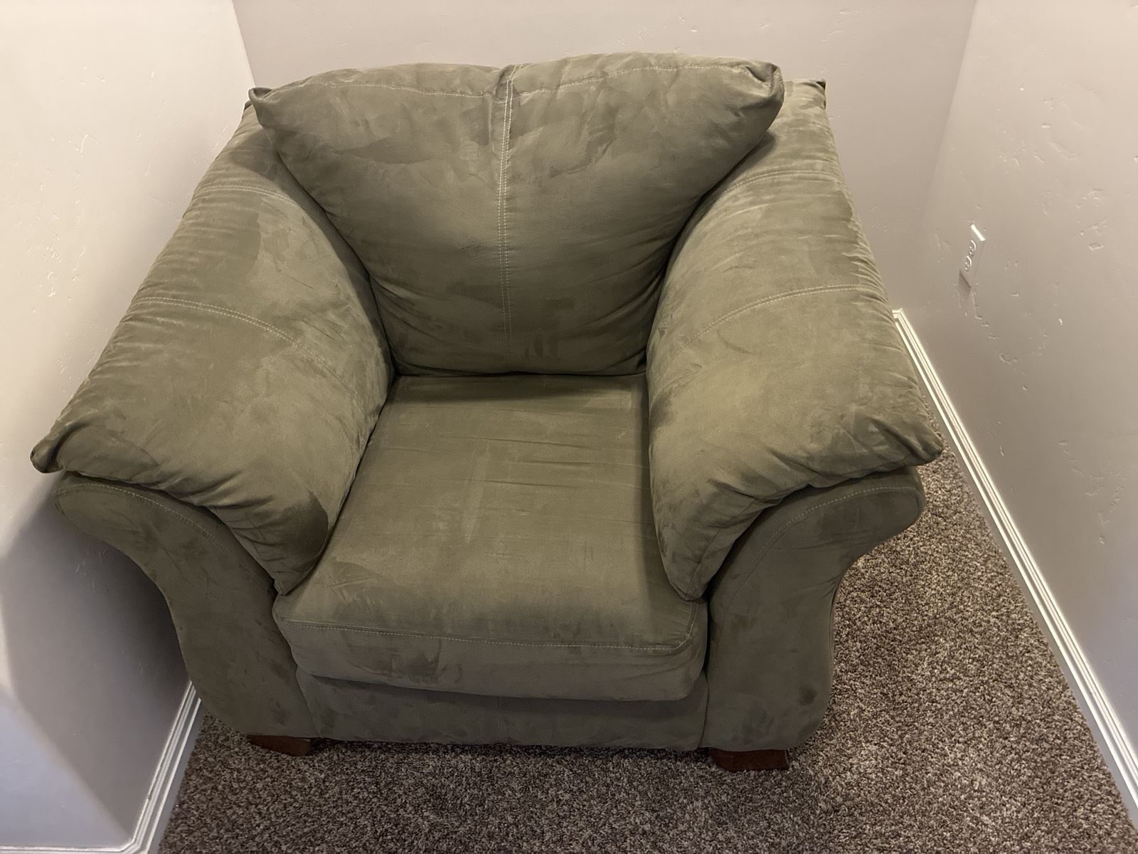 Cozy Olive Green Microfiber Armchair - Plush & Comfortable Accent Chair