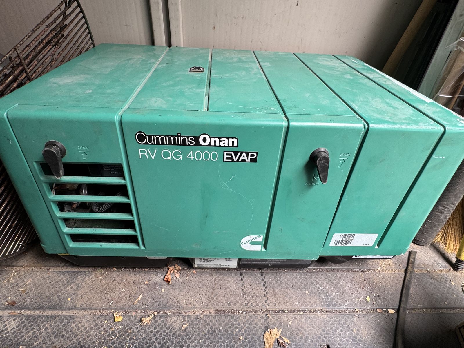 Cummins Onan RV QG 4000