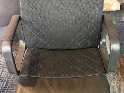 Black office chair