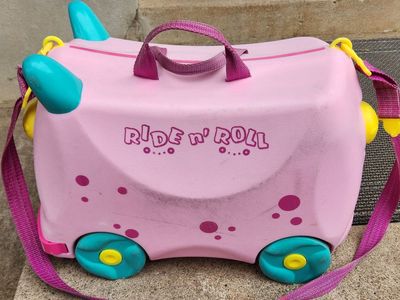 "Ride n' Roll" children's ride-on suitcase