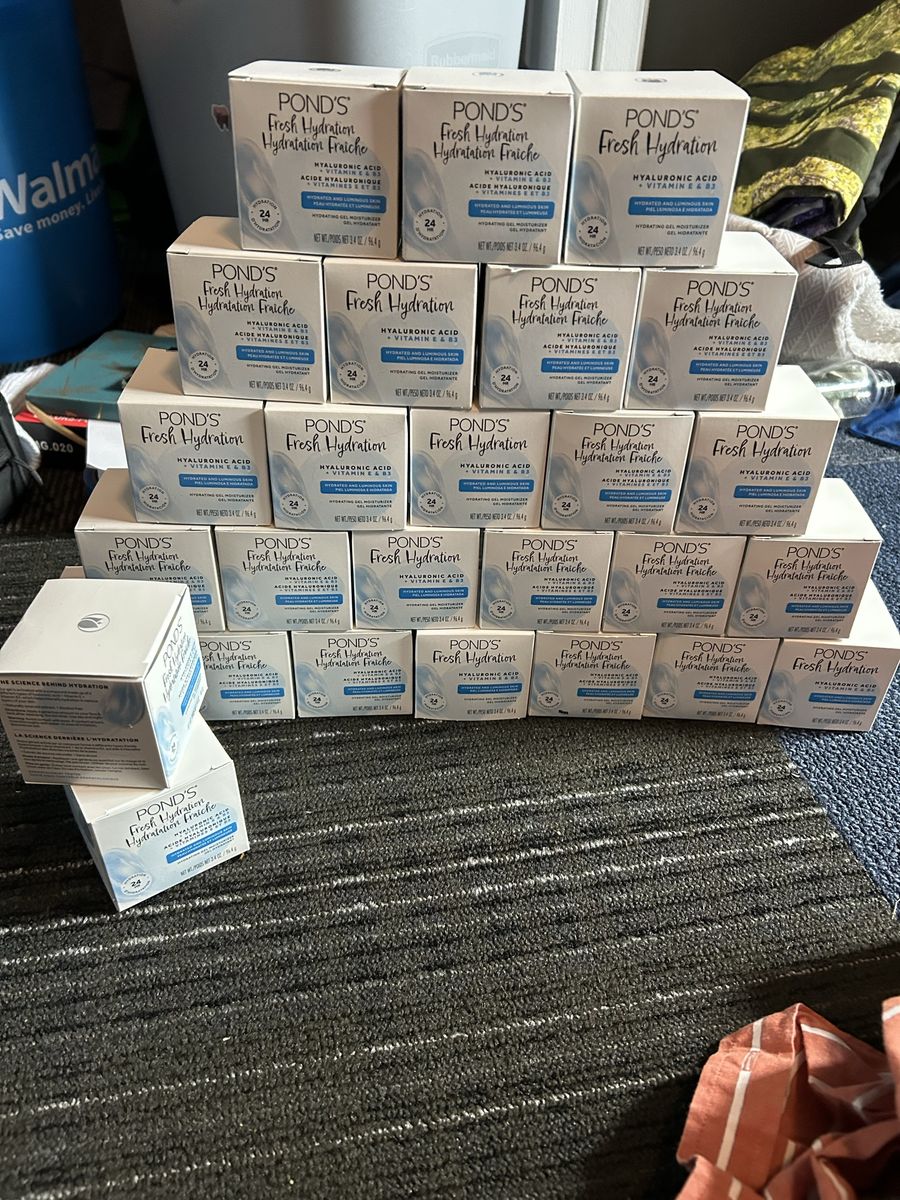 Pond's Fresh Hydration Hyaluronic Acid + Vitamin E & B3 Hydrating Gel Moisturizer 3.4 oz (Lot of 26)
