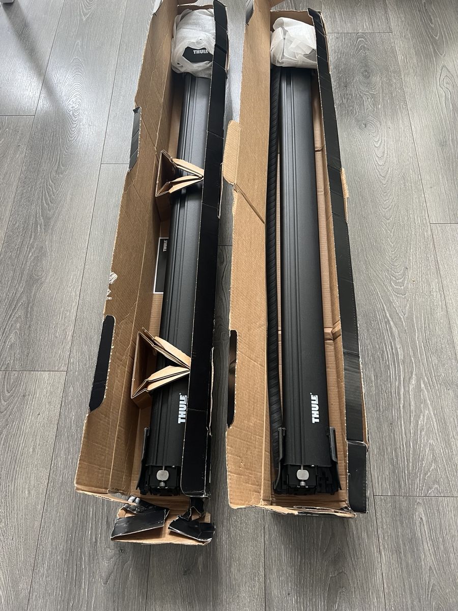 Thule AeroBlade Edge Roof Rack Set (7603B) - Open Box