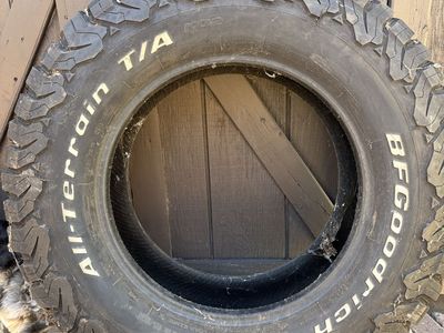 LT 275/70/17 BFG
