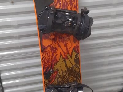 Morrow snowboard with bindings