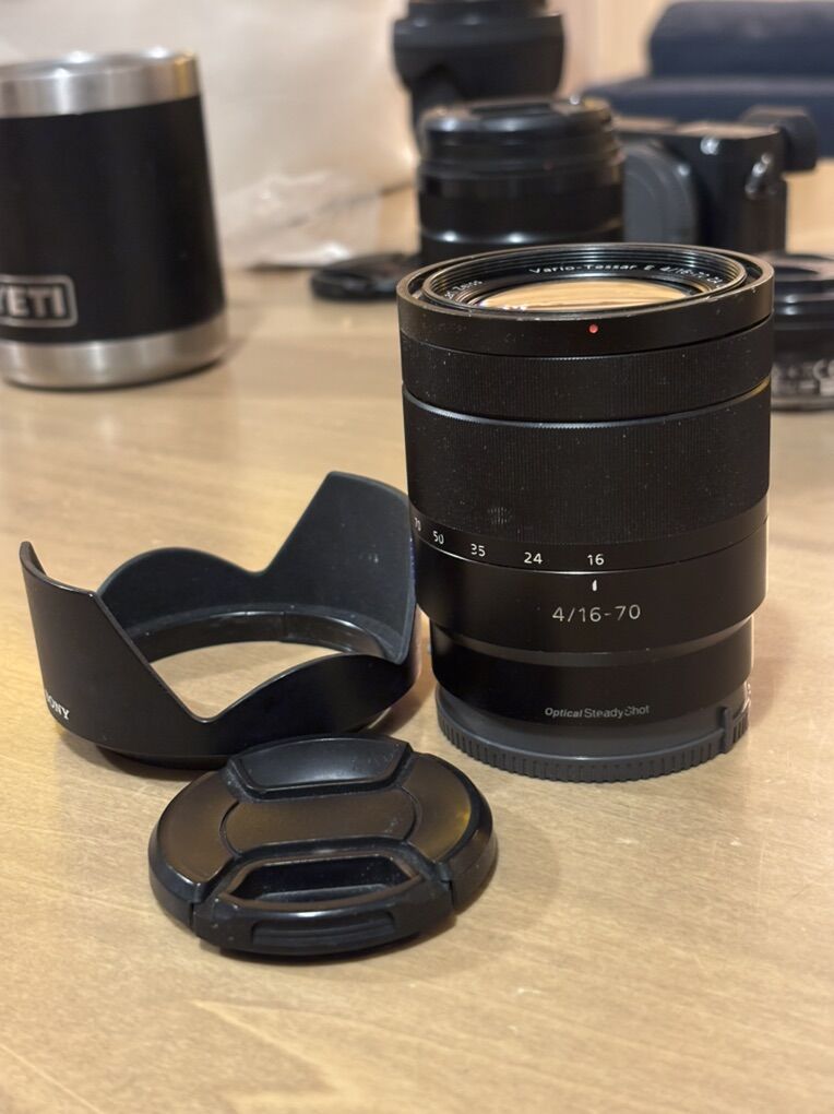 Sony 16-70mm F/4 Zeiss Vario-Tessar SEL1670Z