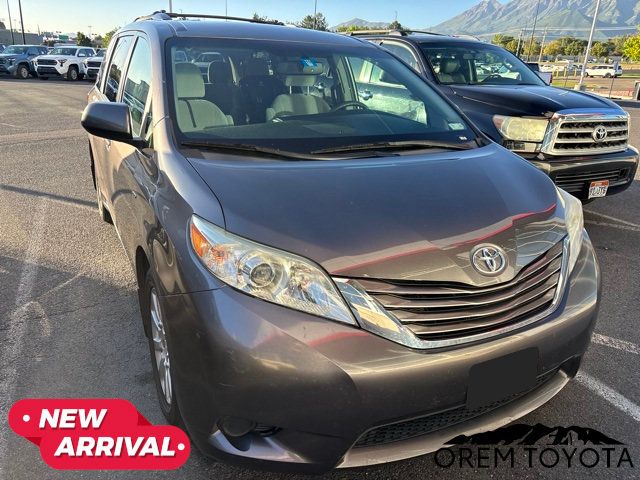 2016 Toyota Sienna LE 7-Passenger