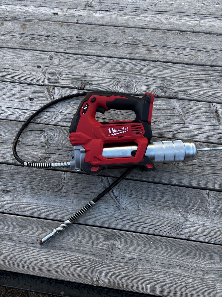 Milwaukee 18volt Grease Gun