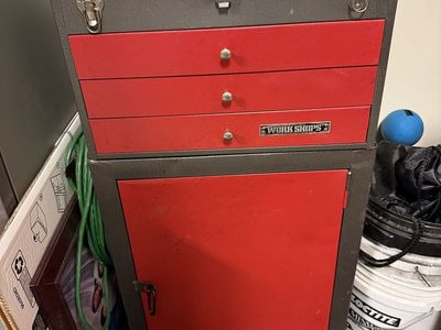 Metal Tool Chest - Movable