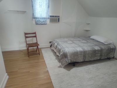 PRIVATE ROOM WITH LIVING ROOM AND HALF BATHROOM FOR RENT, CUARTO DE RENTA CON SALA Y MEDIO BANO