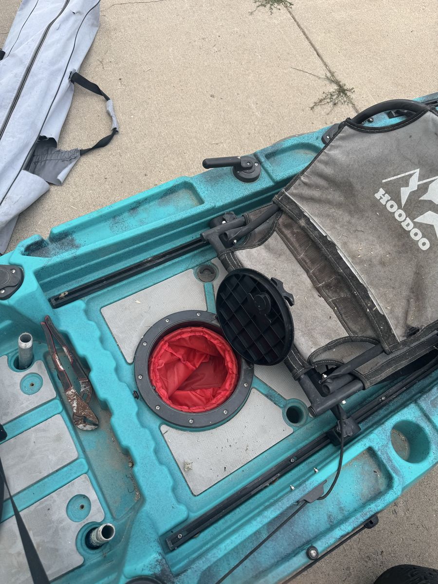 Hoodoo Impulse 120 pedal drive kayak