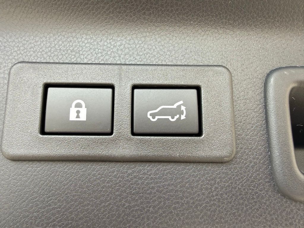 Main image 30
