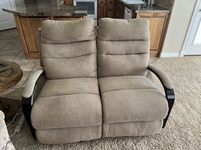 Double Rocker/ Recliner