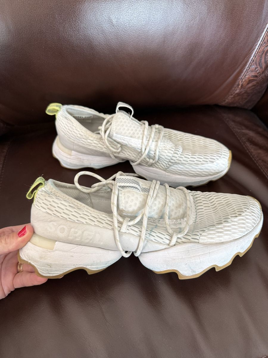 Women’s Sorel athletic shoes size 8 1/2 white