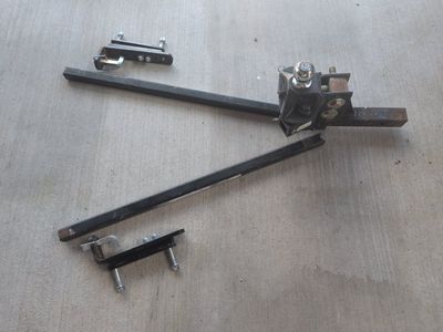 Equa-l-izer brand Weight Distribution Trailer Hitch 14,000 LBS GTW